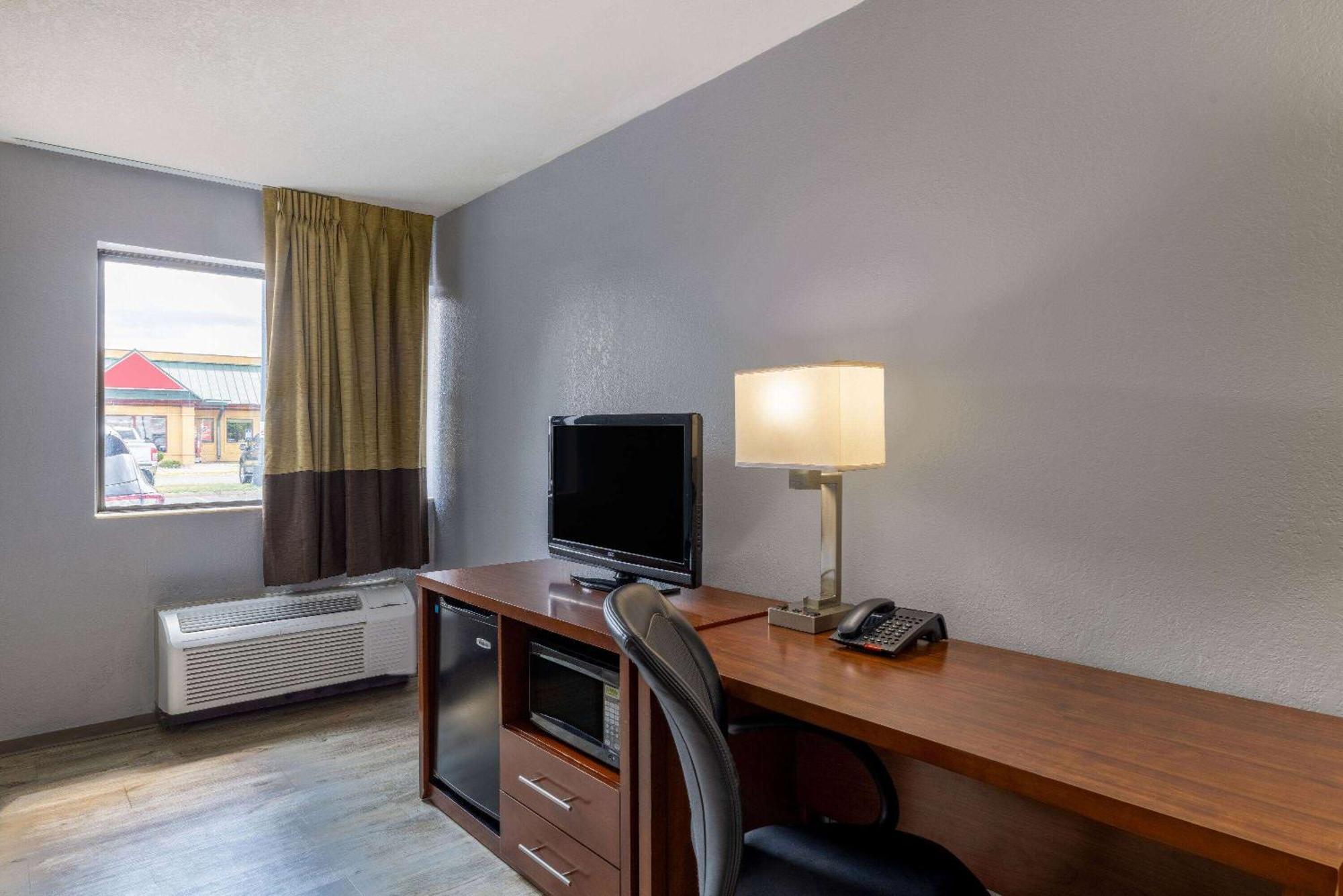 Travelodge By Wyndham Brooklyn Center Kültér fotó