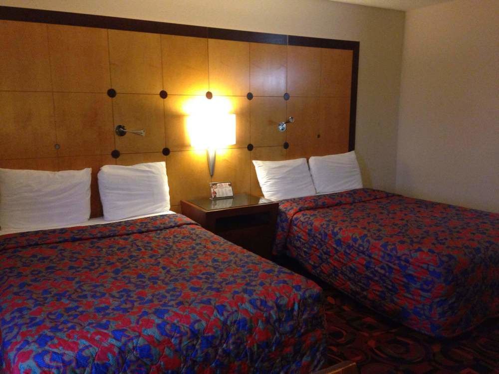 Travelodge By Wyndham Brooklyn Center Kültér fotó
